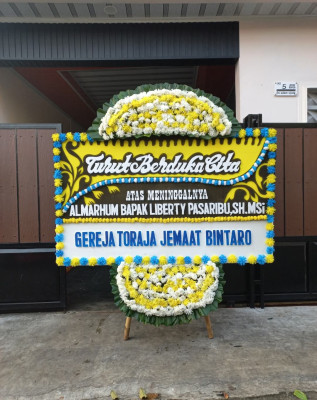 Papan Bunga Duka di Curug Kulon
