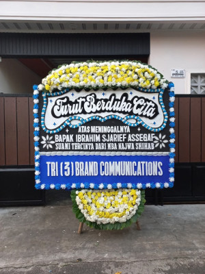 Papan Bunga Duka di Curug Kulon